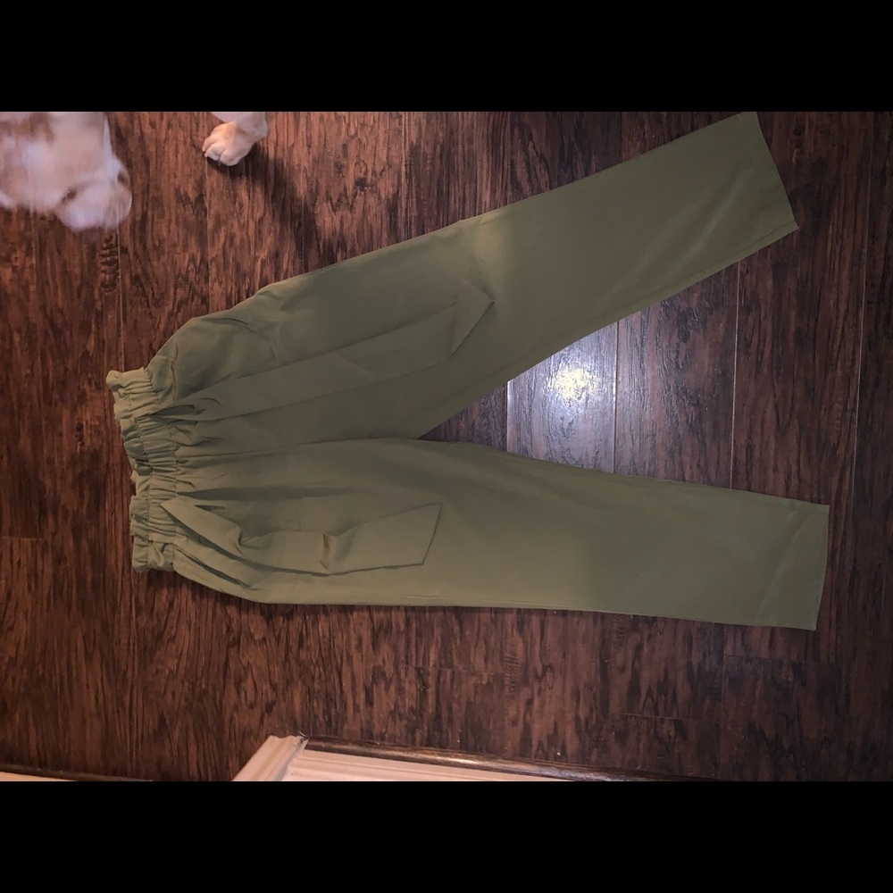 Pleated green khaki pants